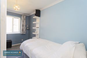 Bedroom- click for photo gallery